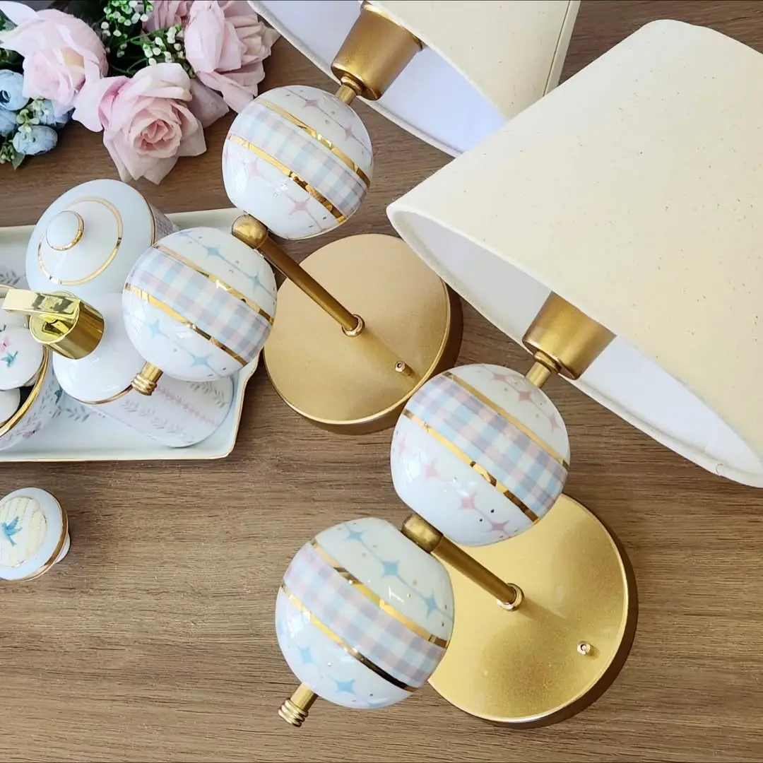 Arandelas em Porcelana Artesanal